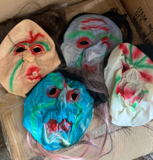 Gummi Maske mit Haare