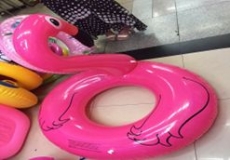 Flamingo Schwimmreifen